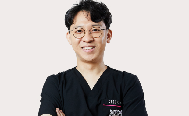 Chief Director, <br>Dr. Min Su Kim