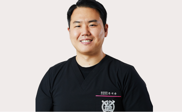 Chief Director, <br>Dr. Seok Jun Moon
